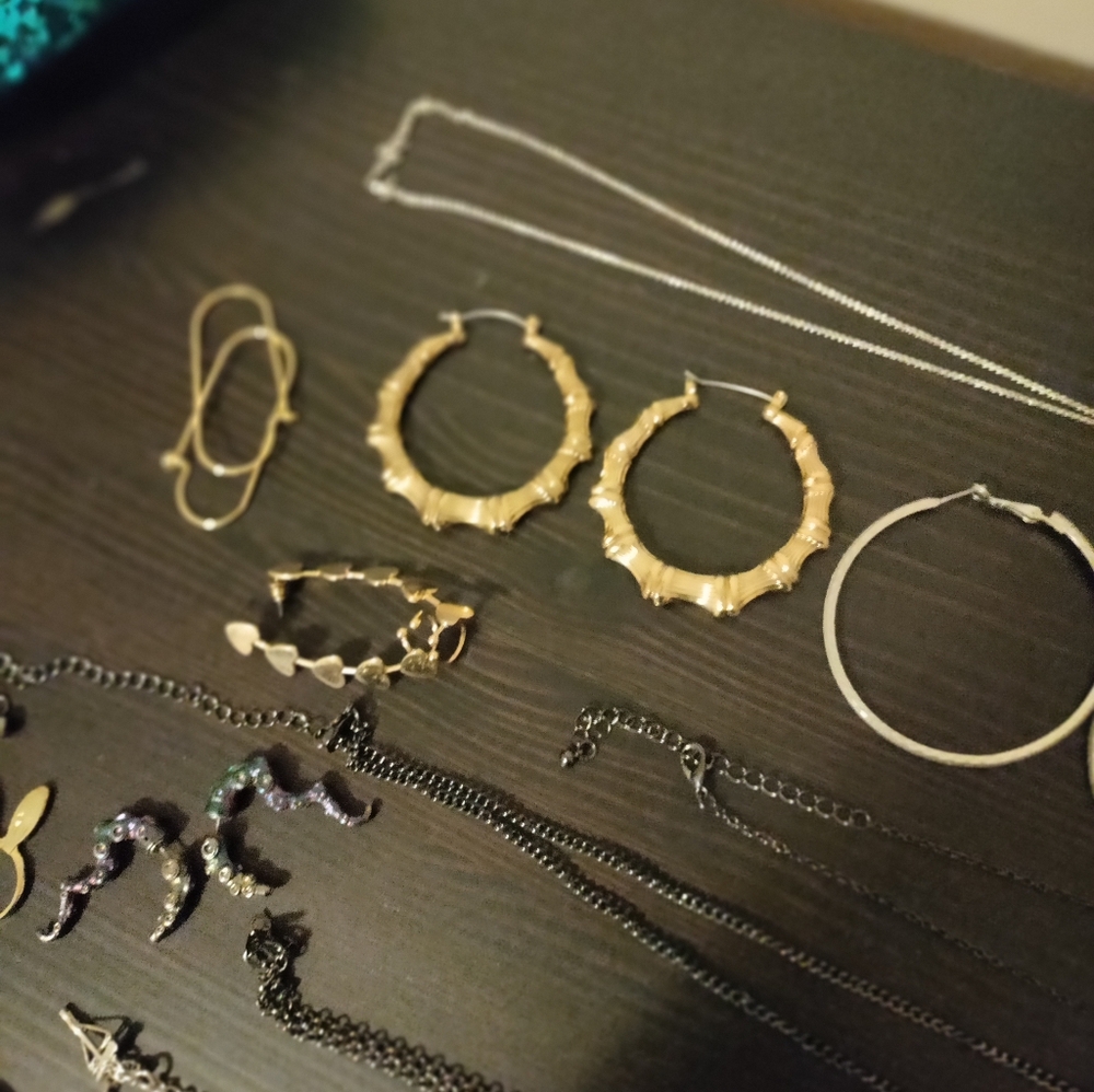 Jewelry bundle - Picture 9 of 9